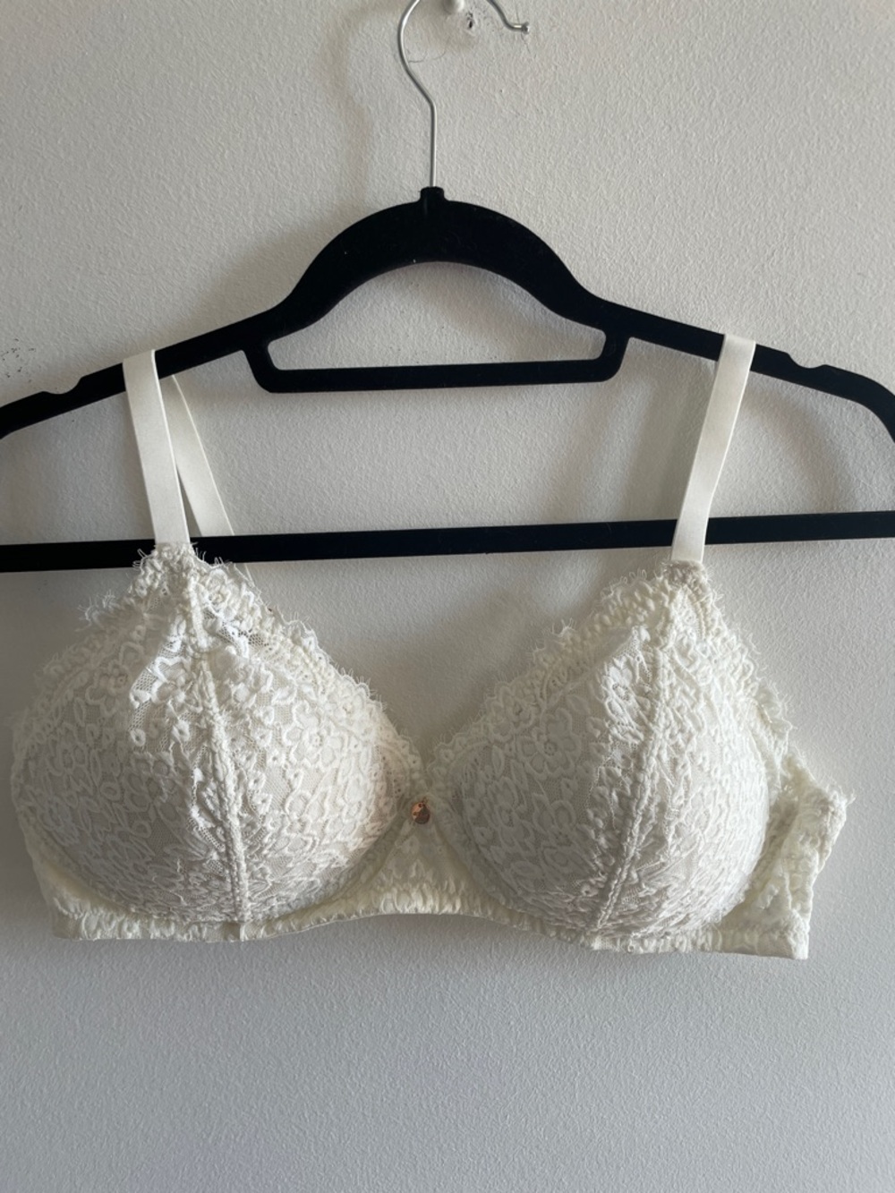 aerie Cream Lace Underwire Bra